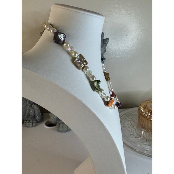 Vintage pearl, glass and crystal necklace with earrings. 20” + 3” ext. - Picture 3 of 6